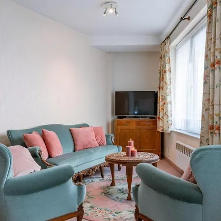 Cosy, Authentic Flat On The Ground Floor And Within Walking Distance From The Sea And The In Mariakerke Ostend