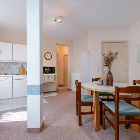Apartment Cosy, Authentic Flat On The Ground Floor And Within Walking Distance From The Sea And The In Mariakerke Ostend