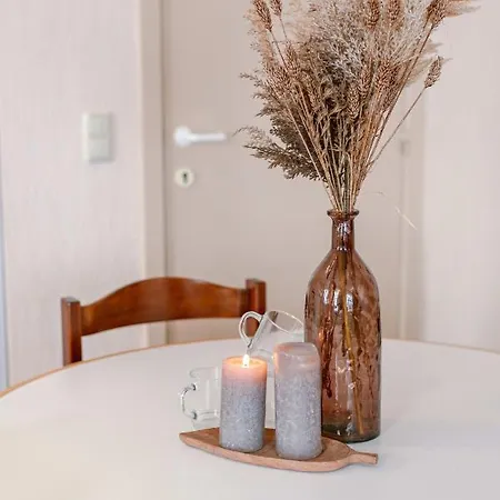 Cosy, Authentic Flat On The Ground Floor And Within Walking Distance From The Sea And The In Mariakerke * Ostend