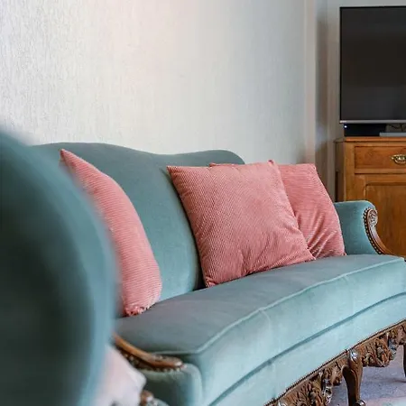 Cosy, Authentic Flat On The Ground Floor And Within Walking Distance From The Sea And The In Mariakerke Apartment